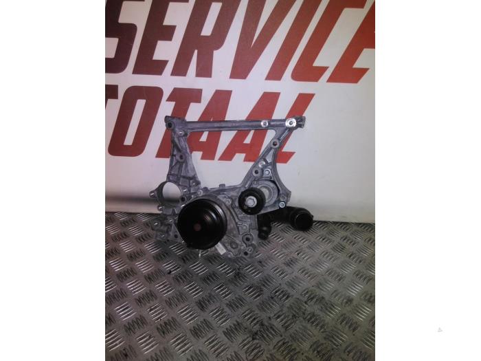 Usagé Support dynamo bas Mercedes Sprinter 3,5t (906.63) 316 CDI 16V Prix € 55,00 Règlement à la marge proposé par EU Engines & Parts BV