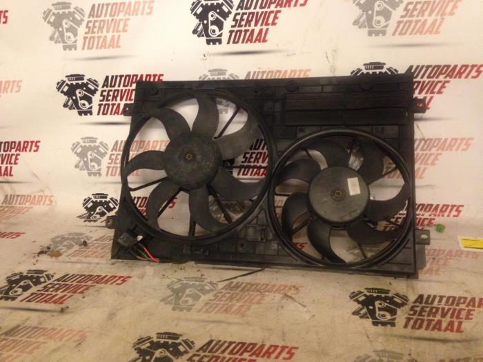 Używane Silnik wentylatora Seat Leon (1M1) Cena € 75,00 Procedura marży oferowane przez EU Engines & Parts BV