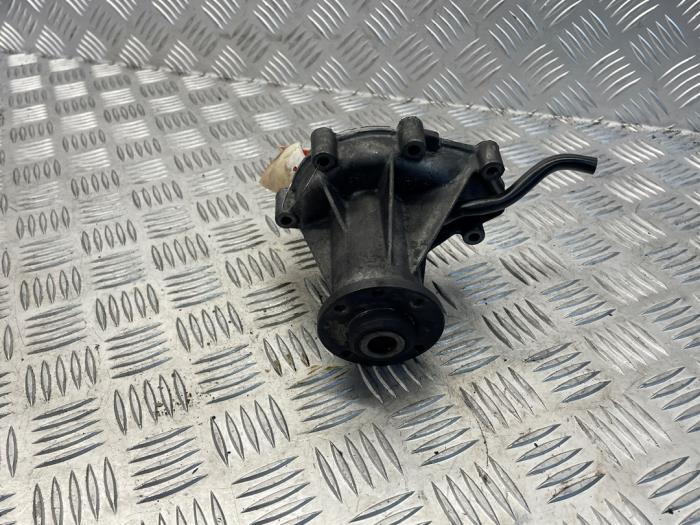 Begagnade Vattenpump Mercedes Sprinter 2t (901/902) 210D Pris € 40,00 Marginaltabell erbjuds av EU Engines & Parts BV