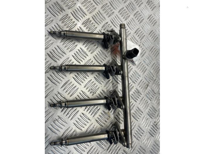 Usagé Système d'injection Mercedes A Limousine (177.1) 2.0 A-250 Turbo 16V Prix € 145,00 Règlement à la marge proposé par EU Engines & Parts BV