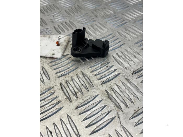 Begagnade Vevaxelsensor Ford Focus 3 1.0 Ti-VCT EcoBoost 12V 100 Pris € 20,00 Marginaltabell erbjuds av EU Engines & Parts BV
