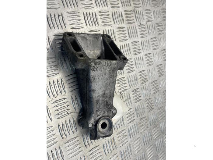Used Engine mount Mercedes Sprinter 3t (903) 312D Price € 35,00 Margin scheme offered by EU Engines & Parts BV