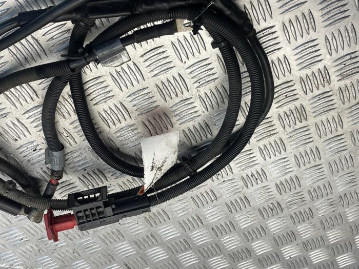 Używane Biegun akumulator Mercedes Sprinter 3,5t (906.63) 313 CDI 16V 4x4 Cena € 65,00 Procedura marży oferowane przez EU Engines & Parts BV