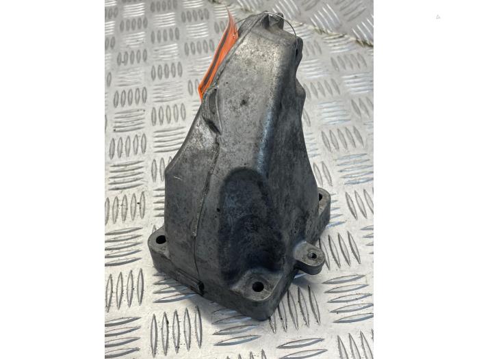 Usagé Support moteur Mercedes E (W212) E-300 CDI V6 24V BlueEfficiency Prix € 35,00 Règlement à la marge proposé par EU Engines & Parts BV