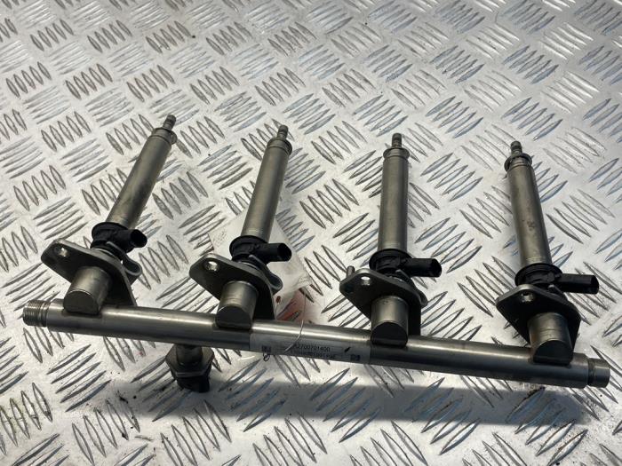 Usagé Système d'injection Mercedes GLA (156.9) 1.6 180 16V Prix € 145,00 Règlement à la marge proposé par EU Engines & Parts BV