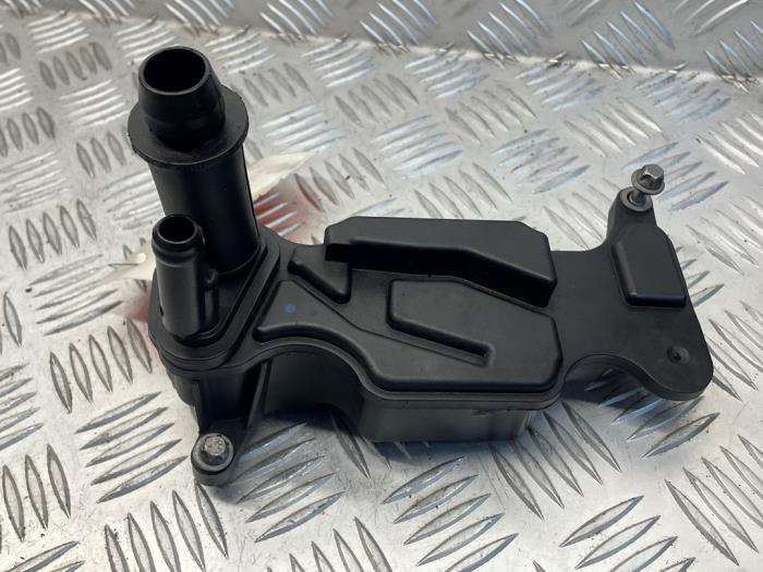 Usagé Ventilation carter Mercedes C (W205) C-300 2.0 Turbo 16V Prix € 50,00 Règlement à la marge proposé par EU Engines & Parts BV