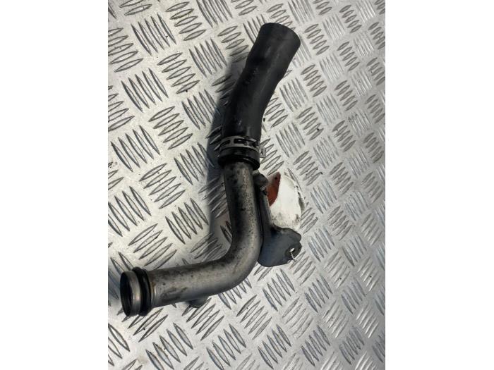 Begagnade Vattenrör Renault Master III (FV) 2.3 dCi 125 16V RWD Pris € 25,00 Marginaltabell erbjuds av EU Engines & Parts BV