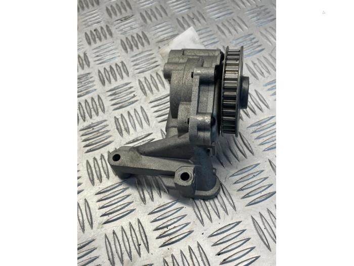 Begagnade Oljepump Volkswagen Transporter/Caravelle T5 2.0 TDI DRF Pris € 50,00 Marginaltabell erbjuds av EU Engines & Parts BV