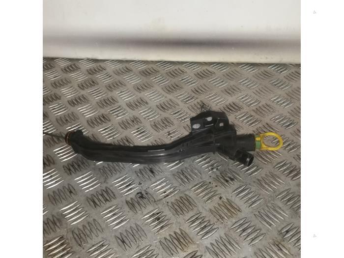 Gebrauchte Ölmessstab Renault Master III (MA/MB/MC/MD/MH/MF/MG/MH) 2.3 dCi 150 16V Preis € 25,00 Margenregelung angeboten von EU Engines & Parts BV