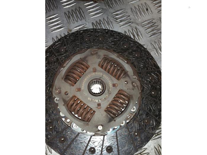 Usagé Kit embrayage (complet) Ford Transit 2.2 TDCi 16V Prix € 250,00 Règlement à la marge proposé par EU Engines & Parts BV