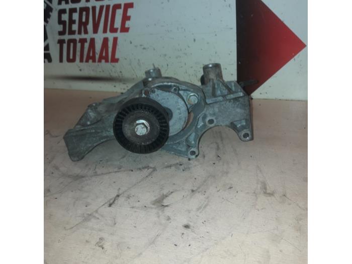Used Alternator lower bracket Opel Insignia Sports Tourer 2.0 CDTI 16V 130 ecoFLEX Price € 40,00 Margin scheme offered by EU Engines & Parts BV