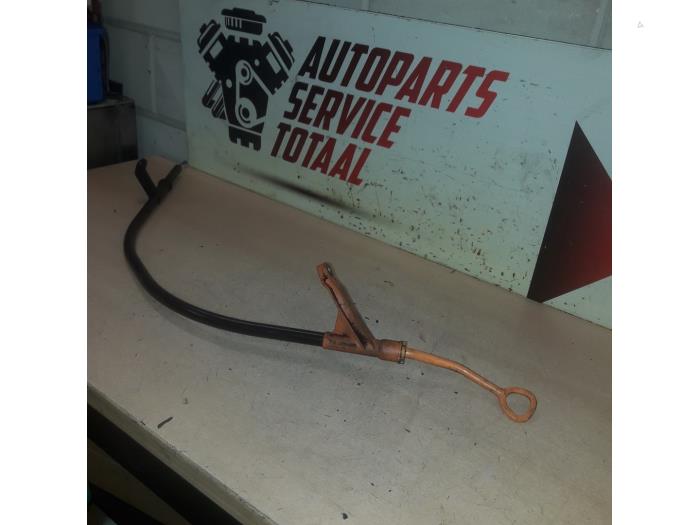Gebrauchte Ölmessstab Volkswagen Crafter 28/30/32/35 MWB Preis € 15,00 Margenregelung angeboten von EU Engines & Parts BV