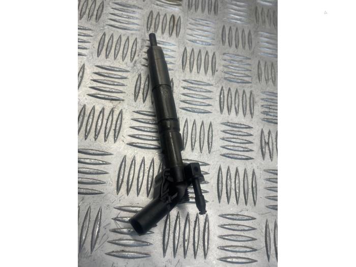 Usagé Injecteurs Mercedes Sprinter 3,5t (906.13/906.23) 418 CDI V6 24V Prix € 75,00 Règlement à la marge proposé par EU Engines & Parts BV