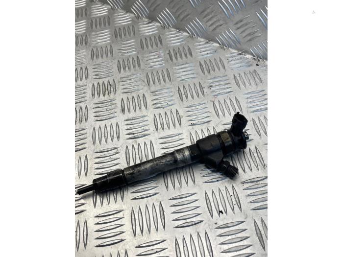 Usagé Injecteurs Mercedes Vito (447.6) 1.6 111 CDI 16V Prix € 100,00 Règlement à la marge proposé par EU Engines & Parts BV