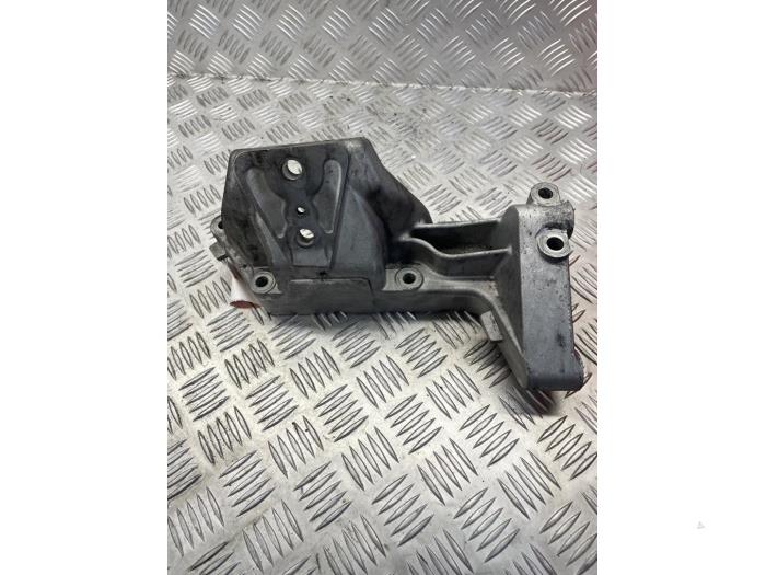 Used Engine mount Iveco New Daily VI 33S13, 35C13, 35S13 Price € 50,00 Margin scheme offered by EU Engines & Parts BV