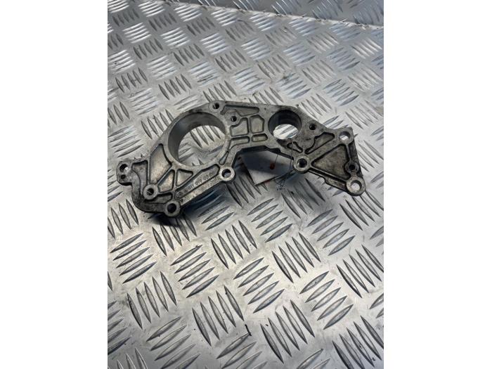 Usagé Couvercle de distribution Mercedes Sprinter 3t (903) 311 CDI 16V Prix € 35,00 Règlement à la marge proposé par EU Engines & Parts BV