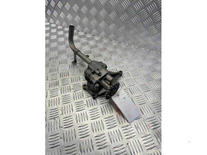 Gebrauchte Ölpumpe Mercedes C (W203) 2.0 C-200K 16V Preis € 55,00 Margenregelung angeboten von EU Engines & Parts BV