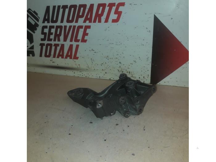 Used Engine mount Ford Focus 3 1.6 TDCi Price € 25,00 Margin scheme offered by EU Engines & Parts BV