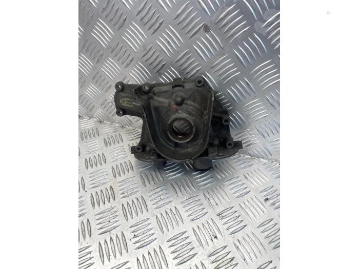 Używane Pompa oleju Opel Astra J (PC6/PD6/PE6/PF6) 2.0 CDTI 16V 165 Ecotec Cena € 60,00 Procedura marży oferowane przez EU Engines & Parts BV