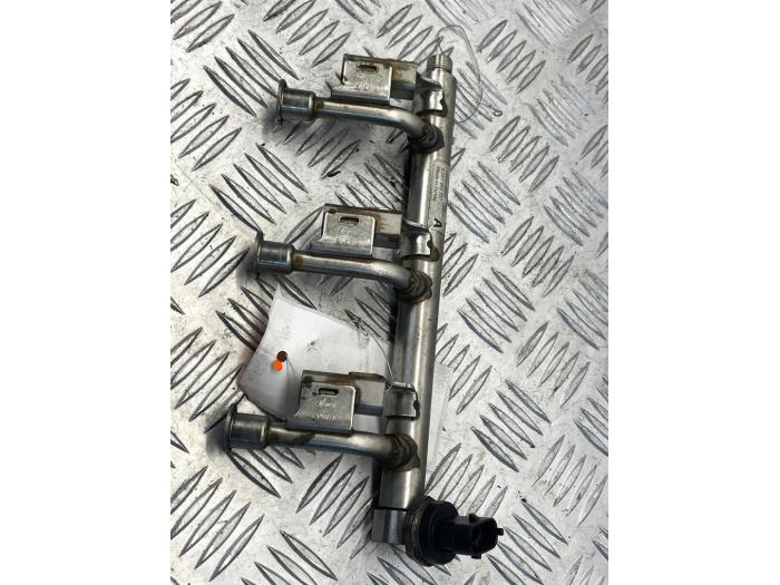 Usagé Système d'injection Ford Focus 3 Wagon 1.0 Ti-VCT EcoBoost 12V 100 Van Prix € 45,00 Règlement à la marge proposé par EU Engines & Parts BV