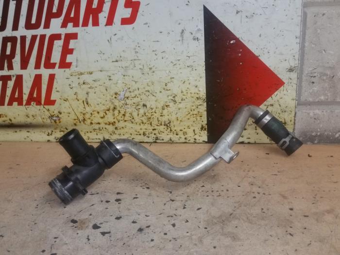 Begagnade Vattenrör Ford Fiesta 7 1.0 EcoBoost 12V 100 Pris € 30,00 Marginaltabell erbjuds av EU Engines & Parts BV