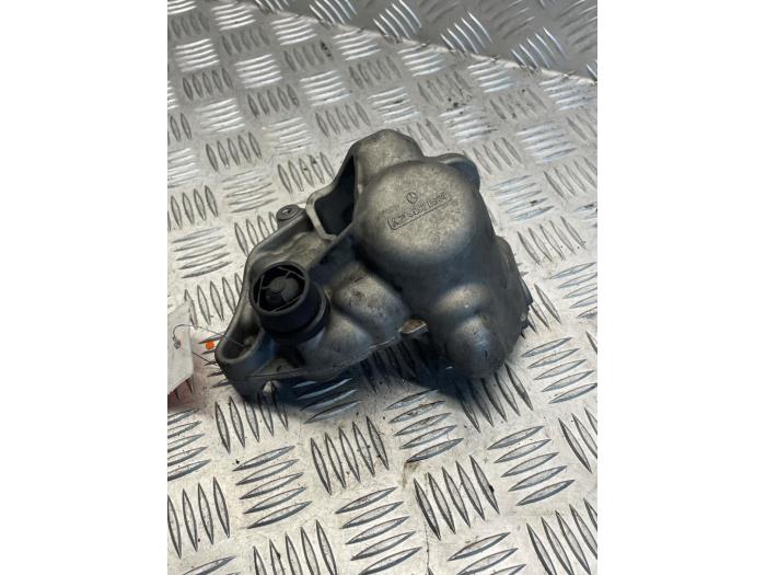 Usagé Divers Mercedes E (W213) E-200 2.0 Turbo 16V Prix € 20,00 Règlement à la marge proposé par EU Engines & Parts BV