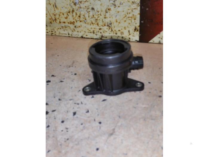 Gebrauchte Öl Füllrohr Mercedes B (W246/W242) 1.6 B-180 BlueEFFICIENCY Turbo 16V Preis € 10,00 Margenregelung angeboten von EU Engines & Parts BV