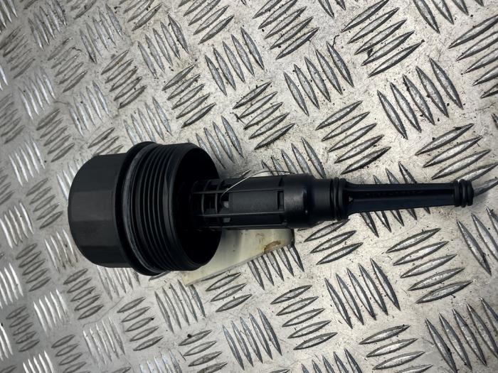 Gebrauchte Ölfilter Deckel Mercedes Sprinter 2t (901/902) 208 CDI 16V Preis € 25,00 Margenregelung angeboten von EU Engines & Parts BV