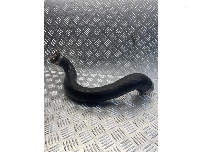 Gebrauchte Intercooler Schlauch Mercedes C Estate (S204) 1.8 C-200 CGI 16V Preis € 35,00 Margenregelung angeboten von EU Engines & Parts BV