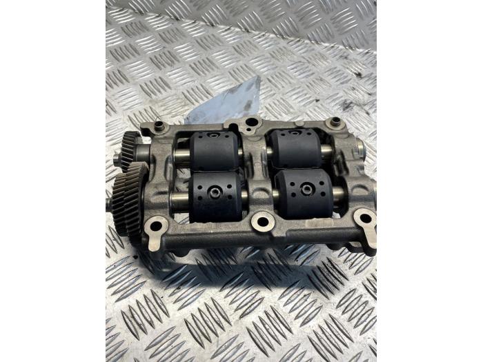 Używane Wal balansujacy Renault Master II (FD/HD) 2.2 dCi 16V Cena € 150,00 Procedura marży oferowane przez EU Engines & Parts BV