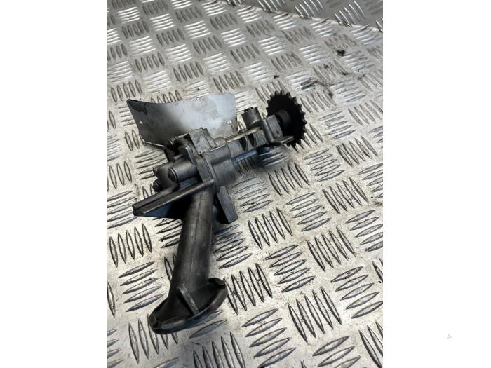 Gebrauchte Ölpumpe Renault Trafic New (JL) 1.9 dCi 82 16V Preis € 50,00 Margenregelung angeboten von EU Engines & Parts BV