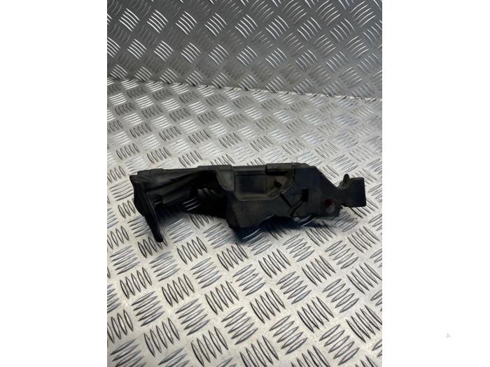Usagé Divers Mercedes E (W211) 3.0 E-320 CDI V6 24V Prix € 20,00 Règlement à la marge proposé par EU Engines & Parts BV