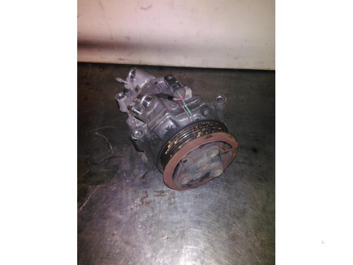 Usagé Pompe clim Peugeot Expert (V1/VA/VB/VE/VF/VT/VY) 2.0 Blue HDi 120 16V Prix € 175,00 Règlement à la marge proposé par EU Engines & Parts BV