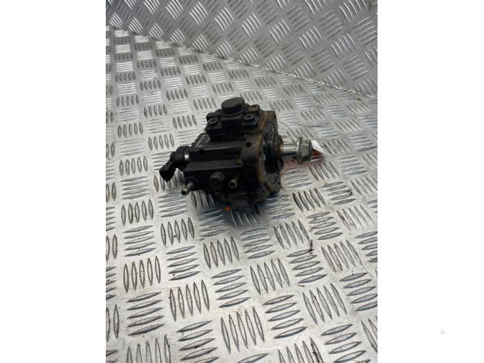 Usagé Pompe carburant mécanique Opel Insignia Country Tourer 2.0 CDTI 16V 4x4 Prix € 100,00 Règlement à la marge proposé par EU Engines & Parts BV