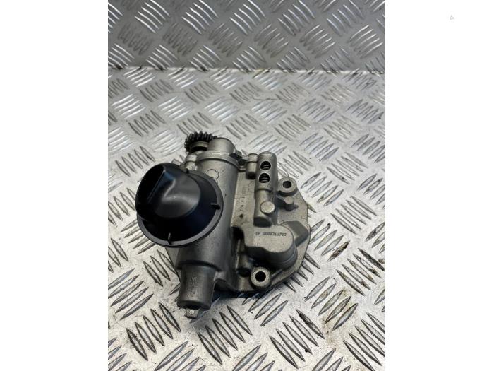 Używane Pompa oleju Audi TT (FV3/FVP) 2.0 TFSI 16V Quattro Cena € 90,00 Procedura marży oferowane przez EU Engines & Parts BV