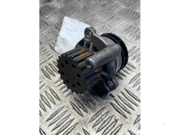 Begagnade Vattenpump Volkswagen Multivan T5 (7E/7HC/7HF/7HM) 2.0 TDI 16V Pris € 30,00 Marginaltabell erbjuds av EU Engines & Parts BV