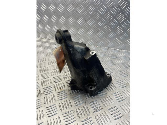 Used Engine mount Mercedes E (C207) E-220 CDI 16V BlueEfficiency Price € 35,00 Margin scheme offered by EU Engines & Parts BV