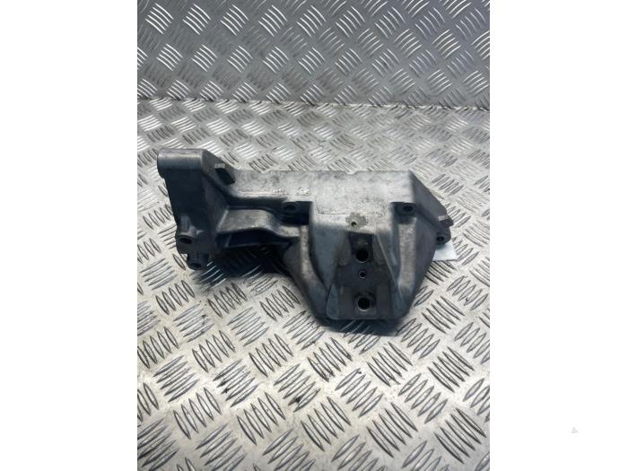 Used Engine mount Iveco New Daily VI 33S15, 35C15, 35S15 Price € 50,00 Margin scheme offered by EU Engines & Parts BV