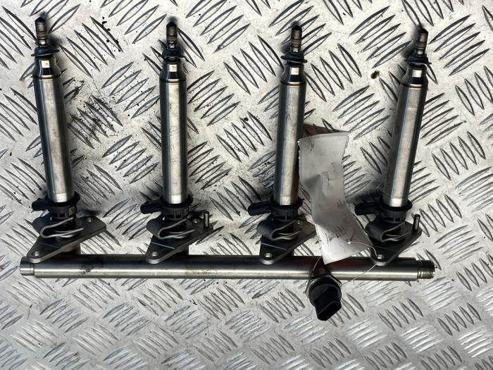 Usagé Système d'injection Mercedes A (177.0) 2.0 A-220 Turbo 16V Prix € 145,00 Règlement à la marge proposé par EU Engines & Parts BV