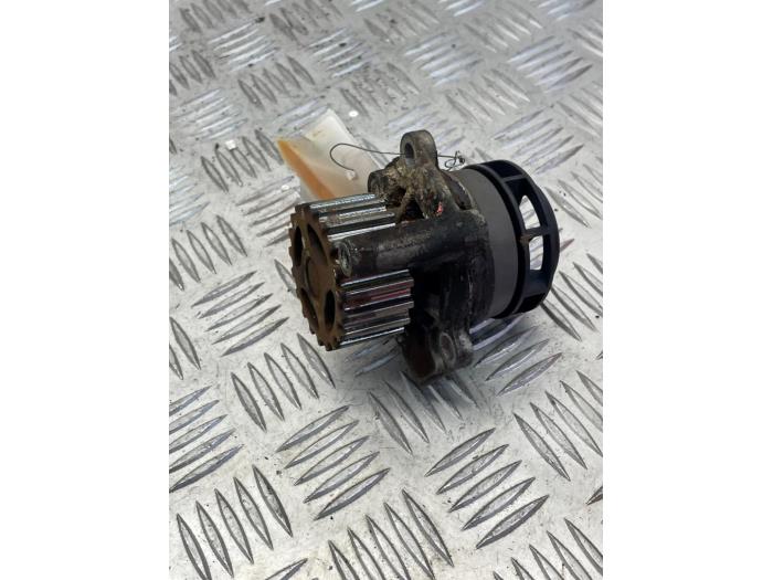Pompe à eau d'un Volkswagen Crafter 2.0 TDI 2015