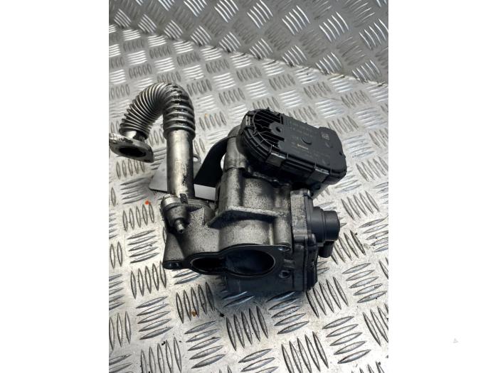 Używane Zawór EGR Renault Trafic New (FL) 2.0 dCi 16V 90 Cena € 75,00 Procedura marży oferowane przez EU Engines & Parts BV