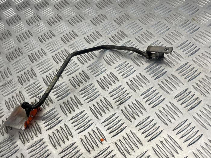 Usagé Conduit de carburant Mercedes E (W212) E-200 CDI 16V BlueEfficiency,BlueTEC Prix € 15,00 Règlement à la marge proposé par EU Engines & Parts BV