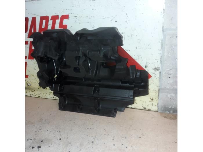 Gebrauchte Abdeckblech Motor Mercedes ML II (164/4JG) 3.0 ML-350 CDI 4-Matic V6 24V Preis € 25,00 Margenregelung angeboten von EU Engines & Parts BV