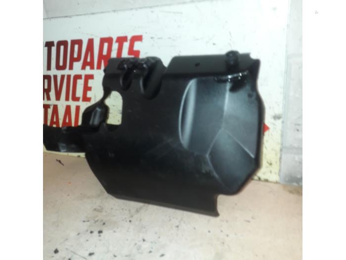 Used Engine cover Mercedes Vito (639.7) 3.0 122 CDI V6 24V Price € 25,00 Margin scheme offered by EU Engines & Parts BV