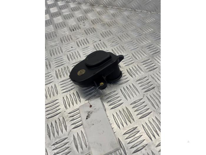 Begagnade Vortexventilmotor Mercedes E (W210) 2.7 E-270 CDI 20V Pris € 35,00 Marginaltabell erbjuds av EU Engines & Parts BV