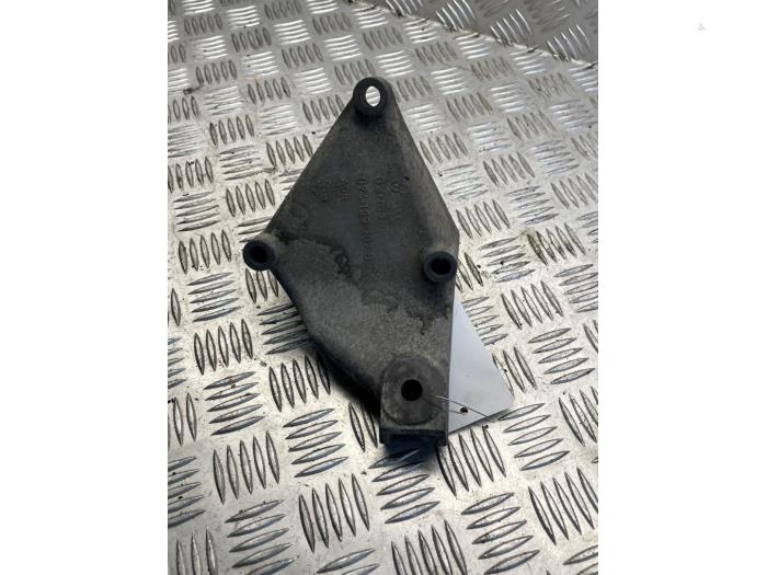 Used Engine mount Volkswagen LT II 28/31/35 2.5 TDi Price € 25,00 Margin scheme offered by EU Engines & Parts BV