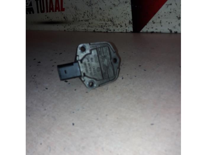 Begagnade Oljenivåsensor Volkswagen Transporter/Caravelle T5 2.5 TDi Pris € 25,00 Marginaltabell erbjuds av EU Engines & Parts BV