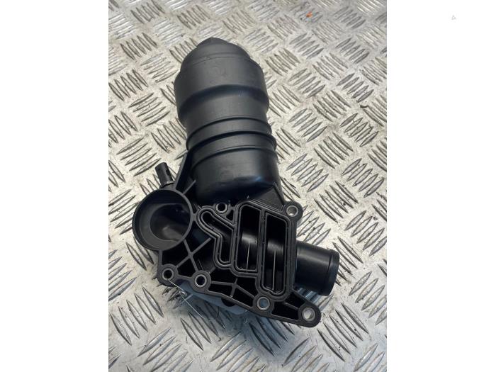 Begagnade Oljefilterhus Audi Q7 (4MB/4MG) 3.0 TDI V6 24V Pris € 30,00 Marginaltabell erbjuds av EU Engines & Parts BV