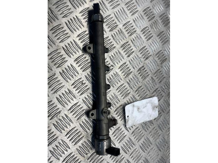 Gebrauchte Einspritzdüse (Einspritzer) Mercedes Sprinter 3,5t (906.73) 211 CDI 16V Preis € 50,00 Margenregelung angeboten von EU Engines & Parts BV