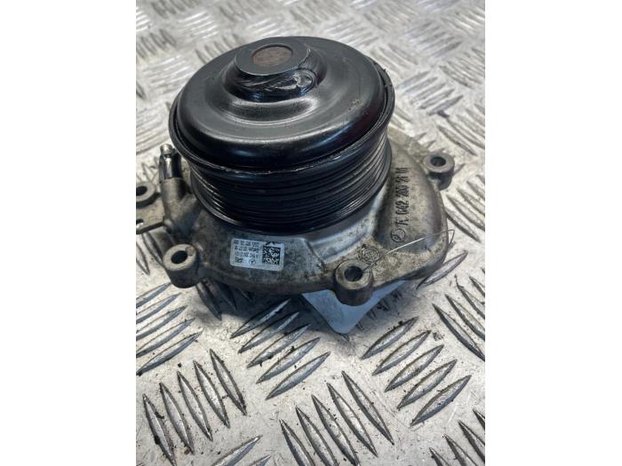Begagnade Vattenpump Mercedes S-Klasse Pris € 35,00 Marginaltabell erbjuds av EU Engines & Parts BV